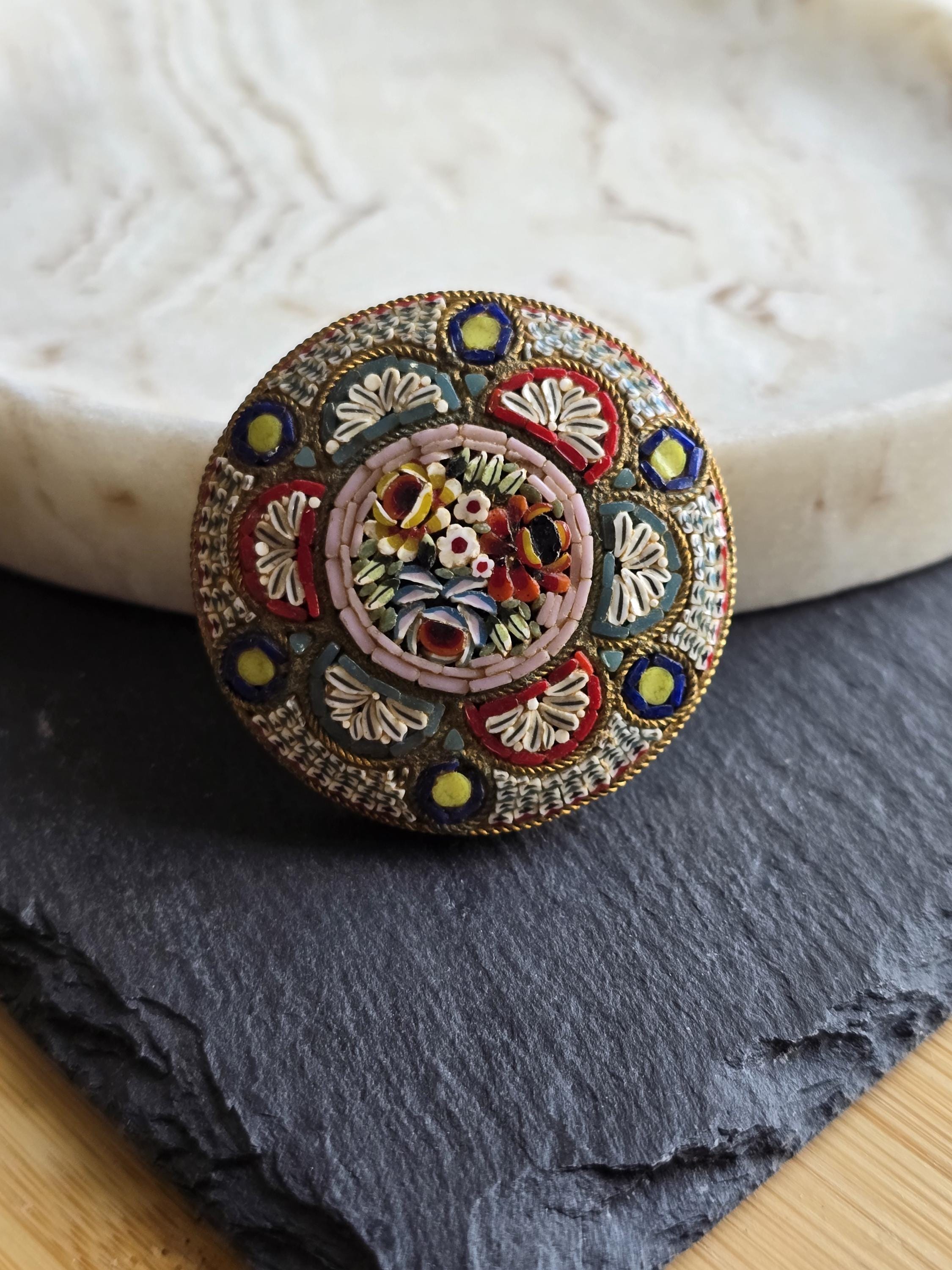 イタリアの珍しいブローチ - Etsy 日本