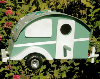 Vintage Style Teardrop Trailer Birdhouse, Wood Camper Bird House, Hanging Retro RV Birdhouse for Small Bird, Customizable Mini License Plate