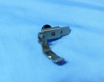 Elna Adjsutable Zipper Presser Foot Short Shank Sewing Machine Attachment