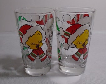 Vintage Warner Bros Christmas Juice Glasses Bugs Bunny, Syvester The Cat and Tweety Bird Looney Toons 1994