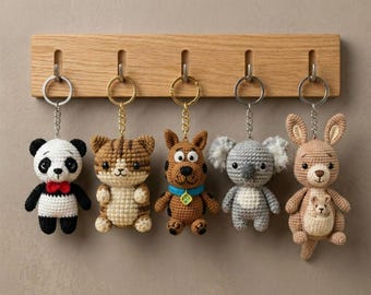 5 in 1 Amigurumi Häkelanleitung Bundle, Tier Schlüsselanhänger PDF häkeln, Katze Panda Koala Känguru Hund Taschenanhänger, DIY Mini Tasche Haustier Spielzeug