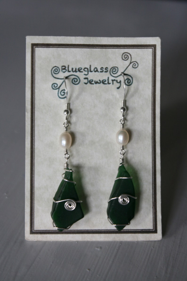 White Pearl /& Emerald Recycled Glass Earrings