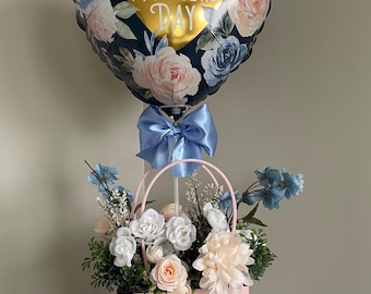 Arreglo floral azul para el Día de la Madre