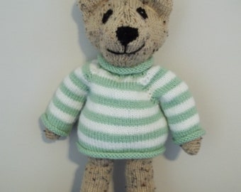 Knitted Bear in Green/white Sweater