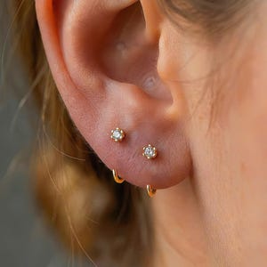 Brincos de argola pequenos e abertos, brincos de argola delicados com diamantes em ouro, brincos de argola pequenos, brincos de argola delicados em prata, brincos de pino simples, presente para esposa