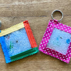 I Spy Bag 3.5 inch Sensory Toy Quiet Time Fidget Toy Travel Activity for Kids Teens Adults Busy Bag Gift with Laminated List