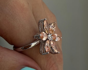 14K Gold Lab Diamond Flower Ring – 3.30 CT