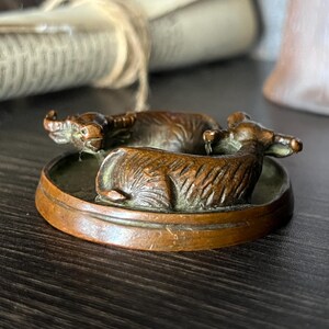 Bandeja de escritorio de bronce con dos bueyes, objeto de erudito chino antiguo, plato rústico para baratijas, decoración de bronce coleccionable, regalo para coleccionistas.