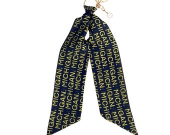 University of Michigan Scarf Keychain with 'M' Charm - U-M Fan Gift for Students, Alumni & Wolverine Supporters