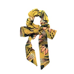 Long tail scrunchie with detachable tail. Fabric hair tie for bun or ponytail. Hawaiian foral fabric for women, teen, tweens. Fast Shipping