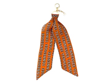 University of Tennessee Scarf Keychain including V Charm. Gift for Fans, Students & Alumni - Ready to Ship