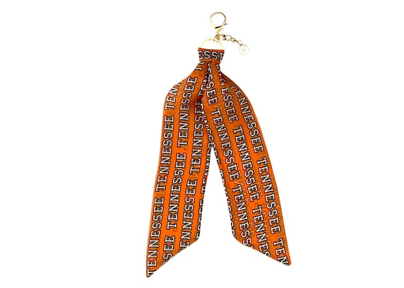 University of Tennessee Scarf Keychain including V Charm. Gift for Fans, Students & Alumni - Ready to Ship