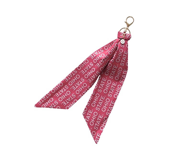 Ohio State University Scarf Keychain including Letter "O" Charm. Gift and Gear for Fans, Students & Alumni - Ready to Ship imagem 2