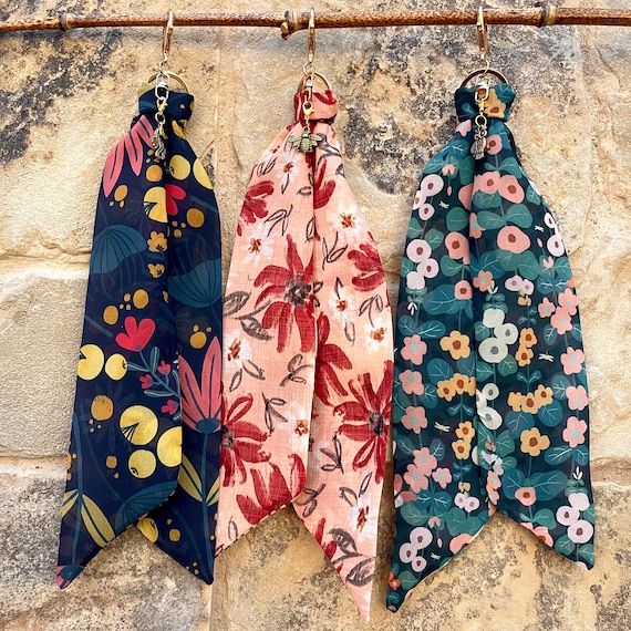 Customizable Scarf Keychain & Bag Charm - Individual Charm Choice - Trendy Accessory Gift for Women - Ready To Ship