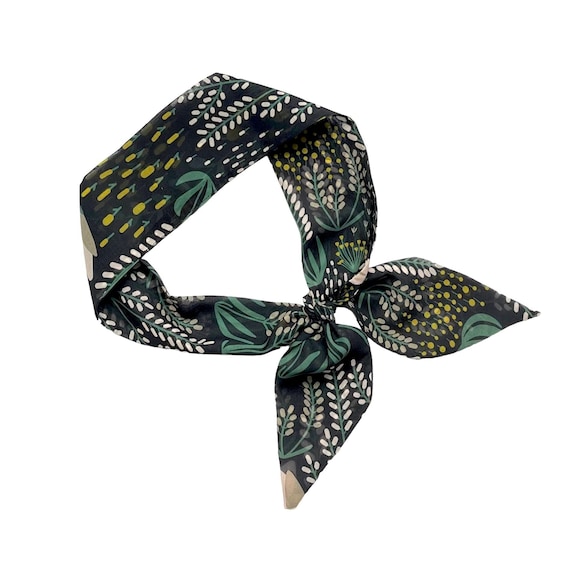 Short hair scarf. Floral fabric hair tie for ponytail, bun or purse. Narrow, skinny neck scarf for women. Ready to Ship