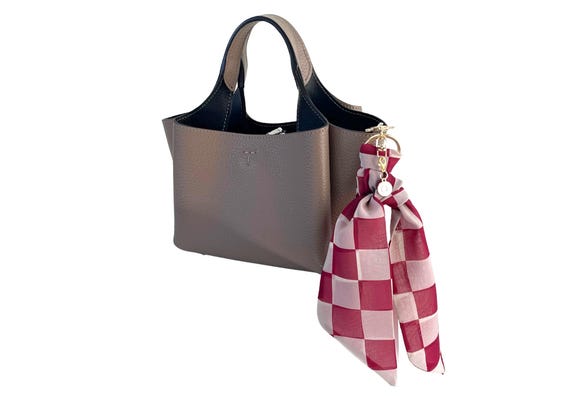 OU Sooner Scarf Keychain including Letter "O" Charm. Gift for Fans, Students & Alumni - Ready to Ship