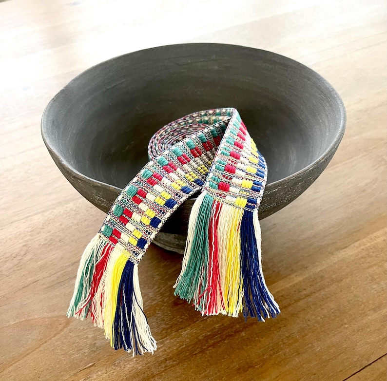 Cinturón tipo pareo tejido estilo boho con flecos coloridos - Cinturón ajustable de tela, accesorio de moda para festivales, regalo para ella. imagen 1