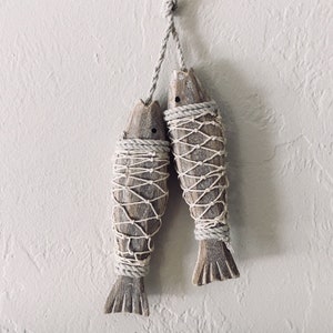 Beach Decor 2Fish in Netting 12.5" Driftwood Coastal by SEASTYLE