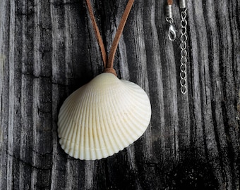 Seashell Pendant Necklace: Boho Leather String Jewelry Gift