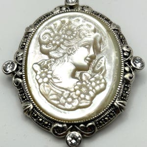Mother of Pearl Cameo Brooch - Etsy display picture 1