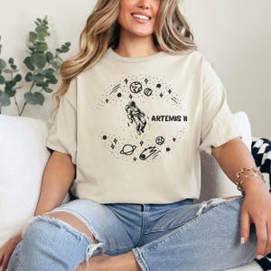 Artemis II Shirt,NASA Space Shirt,Astronomy Gift,Gift For Astronomy Fans Youth Adults,Artemis 2 shirt,Science Shirt,Space Shirt zdjęcie 7
