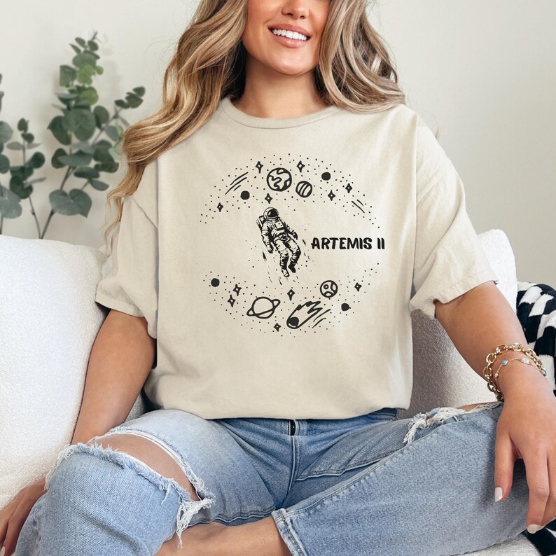 Artemis II Shirt,NASA Space Shirt,Astronomy Gift,Gift For Astronomy Fans Youth Adults,Artemis 2 shirt,Science Shirt,Space Shirt zdjęcie 7