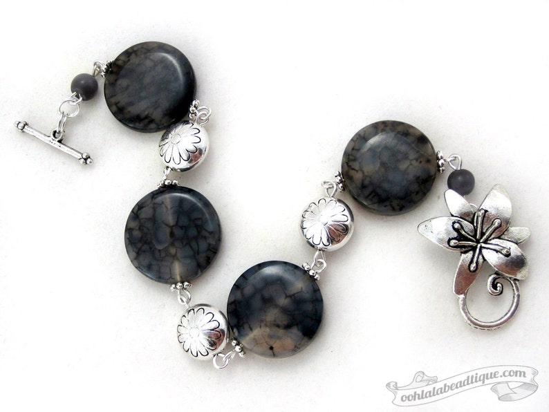 Zwarte Agaat Armband, zwarte armband, geboortesteen armband, edelsteen armband, zwarte sieraden, bloem armband, munt armband, cadeau voor haar afbeelding 5