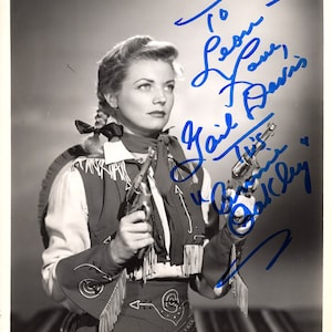 Gail Davis&quot;Annie Oakley&quot;Autograph.She personallysigned atthe1993KnoxvilleWesternFilmCaravan.Inscribed&quot;To Leon Love,Gail Davis&quot;Annie Oakley&quot;