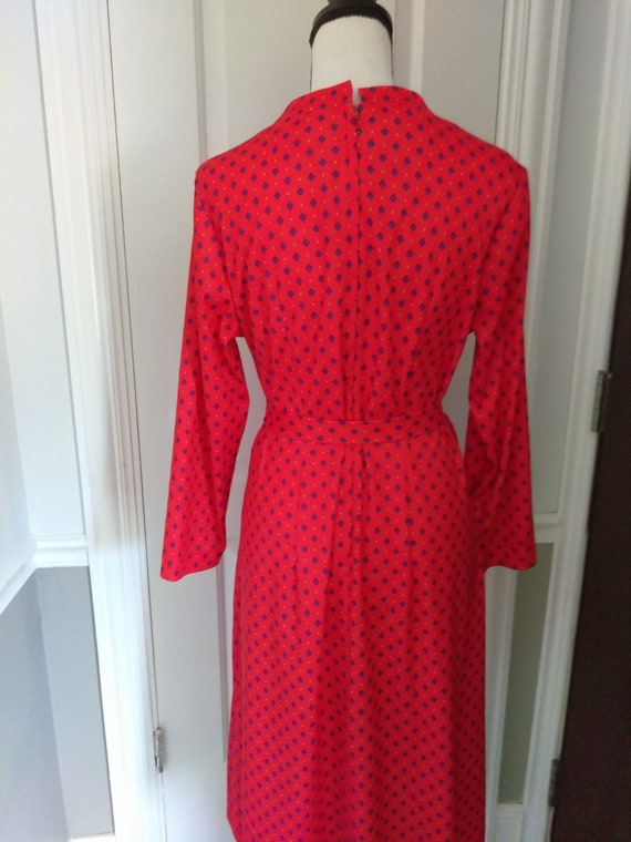 British Lady Vintage Label Vibrant Print Dress! - image 3
