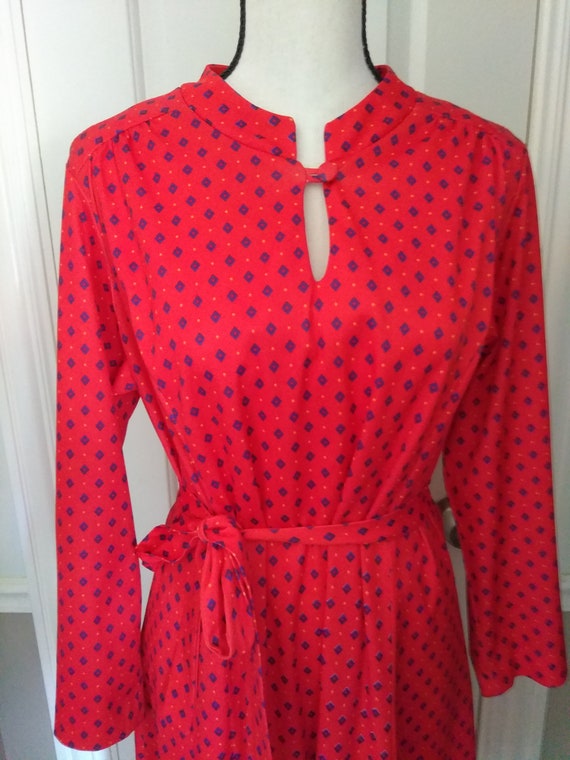 British Lady Vintage Label Vibrant Print Dress! - image 1