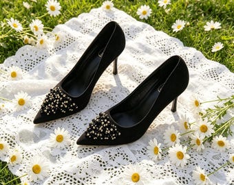 Plantillas personalizadas, zapatos de tacón de aguja negros con punta puntiaguda y cuentas para bodas y fiestas.