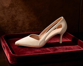 Plantillas personalizadas, tacones bajos de cuero beige, zapatos de tacón con punta recortada, zapatos elegantes para la oficina, tacones minimalistas para el día a día para mujer.
