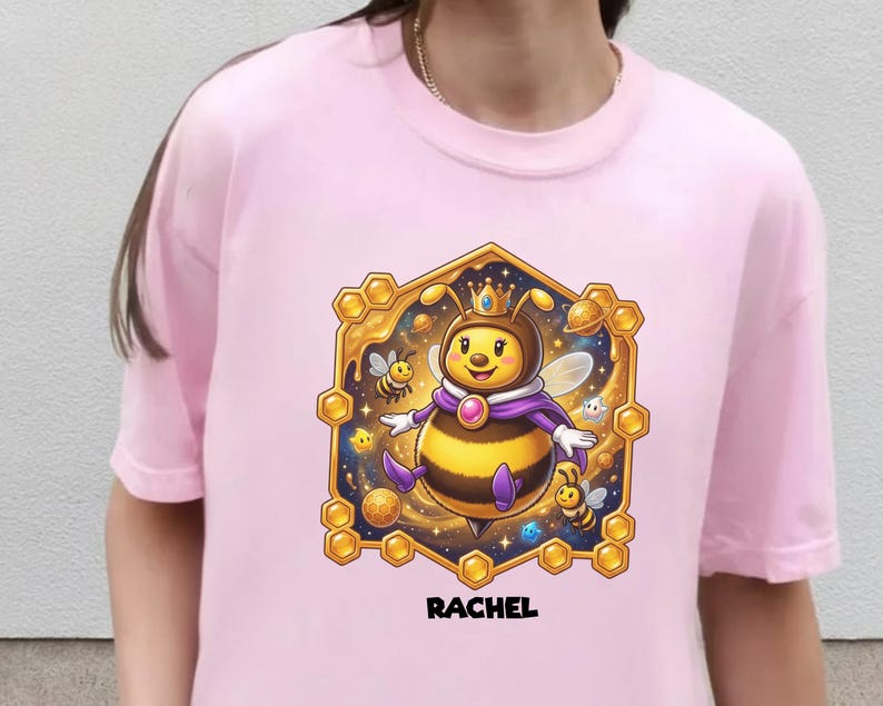 Pu&ograve; includere: Un set di tre tazze in ceramica con finitura maculata e opaca. Le tazze sono nei toni crema, grigio chiaro e grigio scuro. Ogni tazza ha un design semplice e minimalista, perfetto per caff&egrave; o t&egrave;.