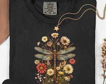 Camiseta floral de libélula Comfort Colors, estilo bohemio vintage con lavado suave