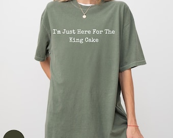 Camiseta King Cake Comfort Colors, camiseta gráfica de Mardi Gras, divertida camiseta de fiesta de carnaval