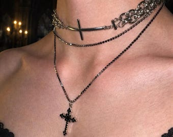 Collana girocollo gotica con croce, catena a strati in argento, ciondolo a croce con cristallo nero, gioielli grunge, collana estetica, regalo punk gotico per lei