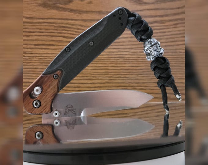 Featured listing image: Clone Trooper Skull Paracord Bead