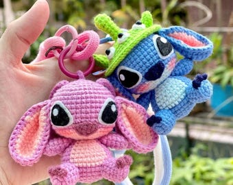 Virkad nyckelring med stygn och ängel, Amigurumi Alien-par plyschväska, handgjord Lilo och Stitch-present, Disney-älskare-tillbehör, söt present
