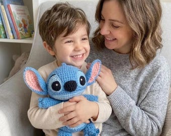 STOR REA Virkad docka, handgjord amigurumi alien plysch, söt gosedjursleksak, mjuk blå alienfigur, personlig Lilo and Stitch-present