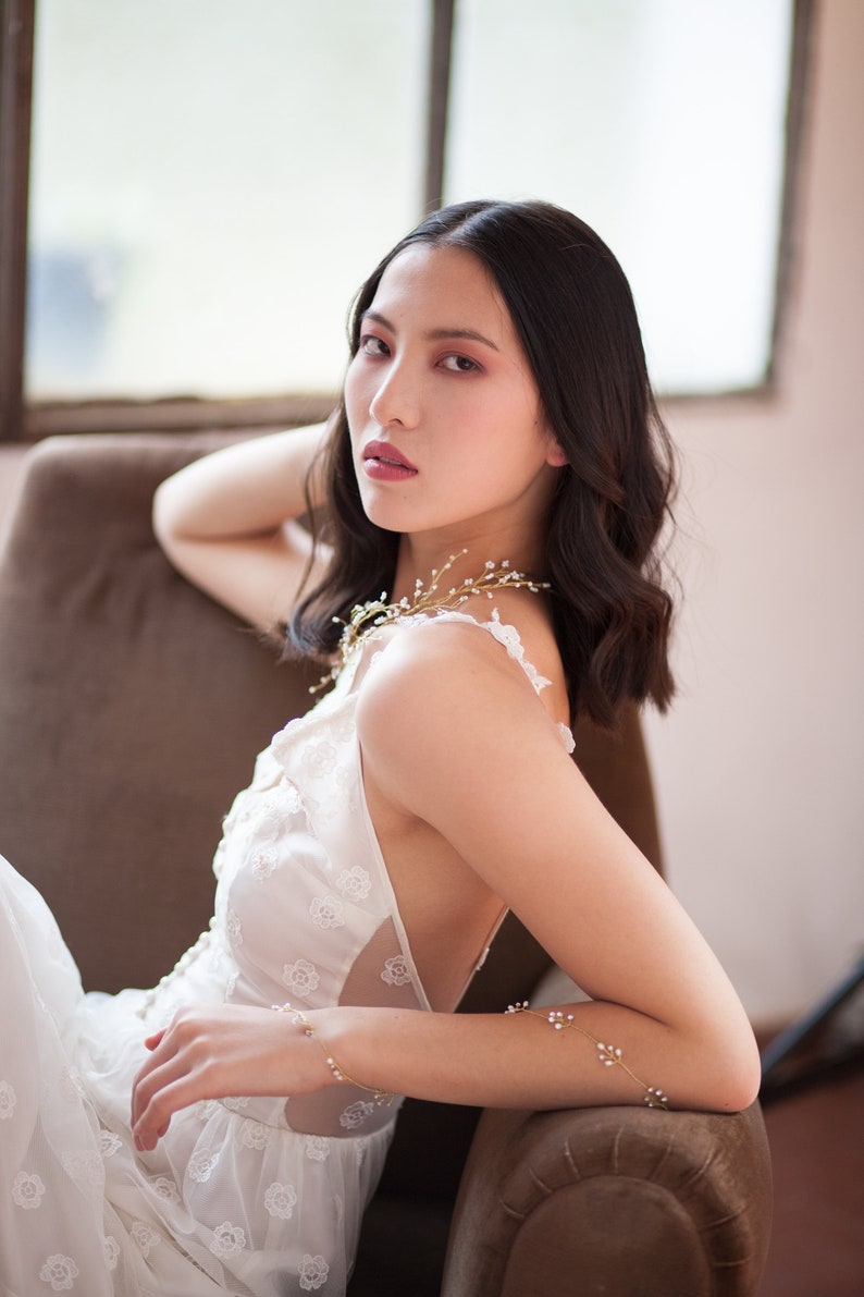 White beaded vine headband crystal and pearl delicate bead hair crown simple hair accessories minimal head piece wedding wire headpiece
