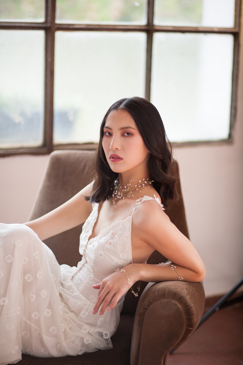 White beaded vine headband crystal and pearl delicate bead hair crown simple hair accessories minimal head piece wedding wire headpiece