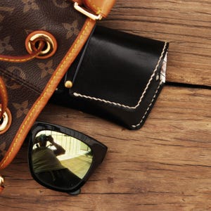 Handgjort vintage glasögonfodral i läder, solglasögonfodral i fullnarvat kohud, med mjukt nässtöd för glasögon, present till män och kvinnor