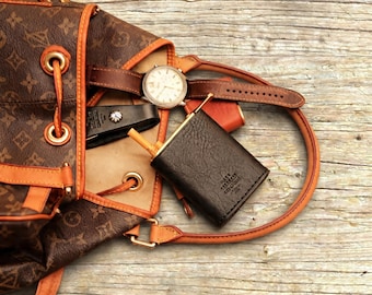 Estuche para cigarrillos de cuero hecho a mano, caja de tabaco vintage con núcleo de cobre macizo, estuche para tabaco resistente a los golpes, regalo para padrinos de boda.