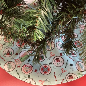 Handmade New Sewing Notions Christmas 20&quot; tabletop &  35&quot; diameter Holiday tree skirt