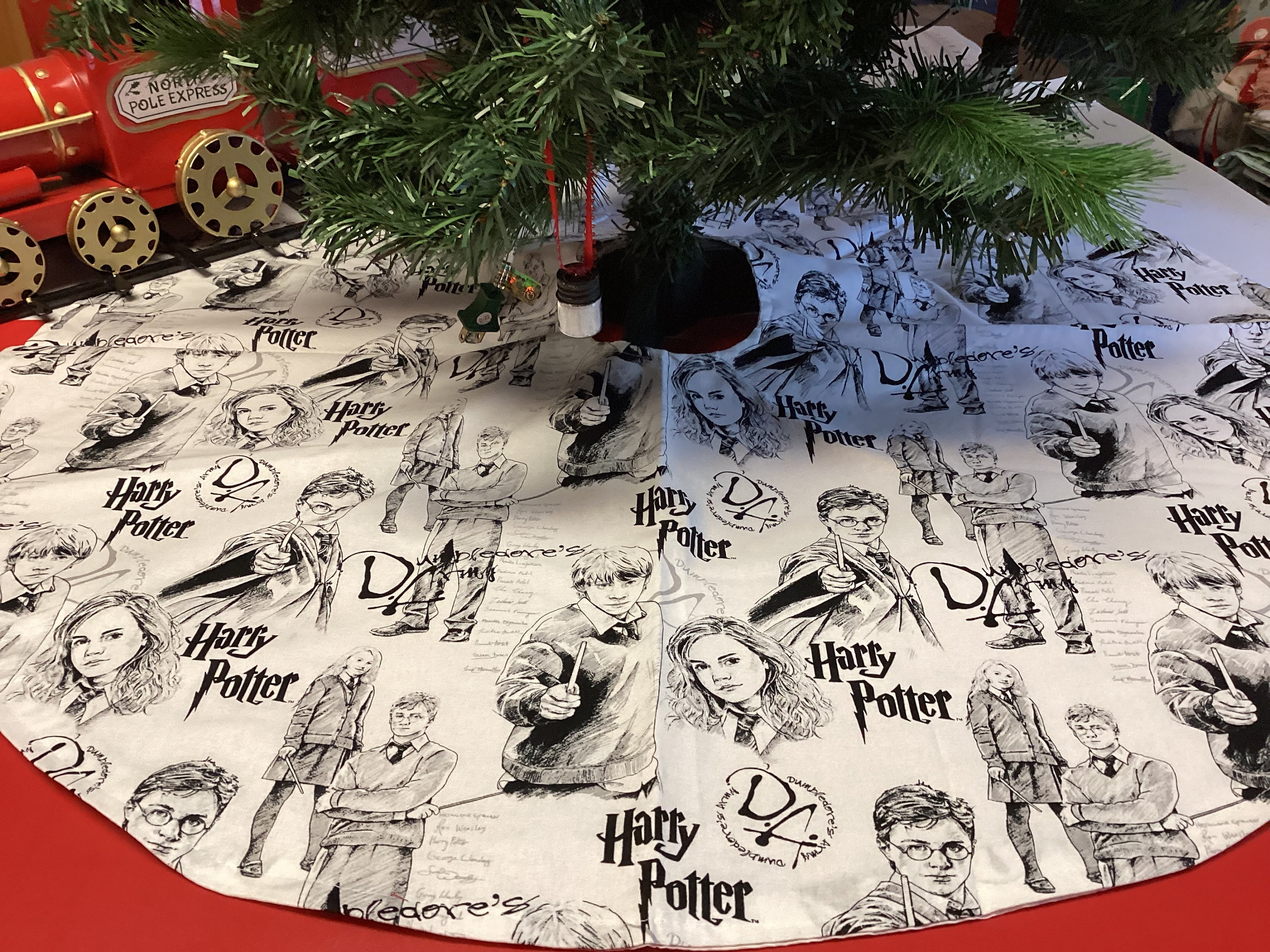 New Handmade  Christmas  19" or 34" diameter Holiday tree skirt, "made with licensed Harry Potter fabric"