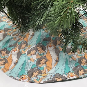 New Handmade Holiday Princesses and Tiger Christmas tree skirt 20&quot; and 35”