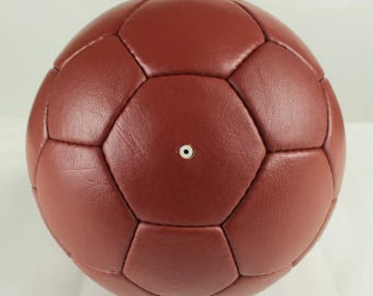 1970 vintage handgemaakte leren voetbal maat 5 – retro voetbal collectible, klassieke stijl sportcadeau, historische leren bal