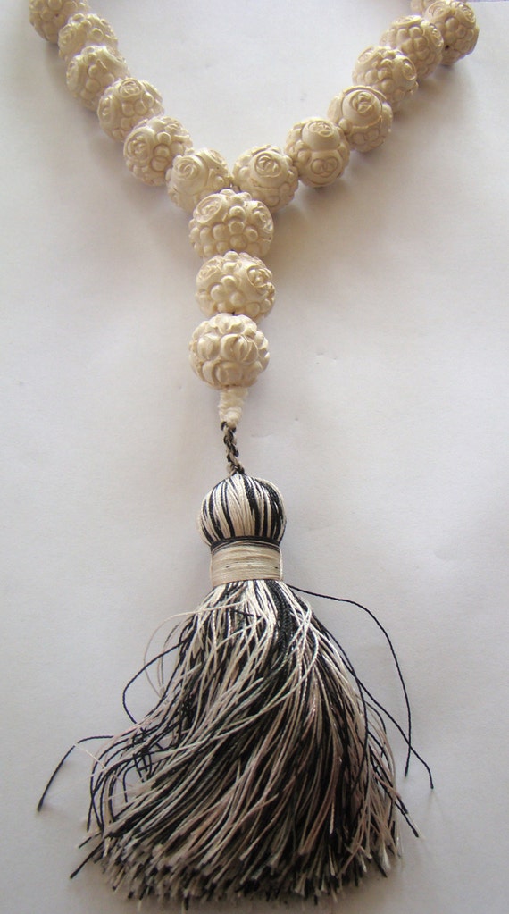 Gorgeous Carved Bone Single-Strand Large Beaded N… - image 3