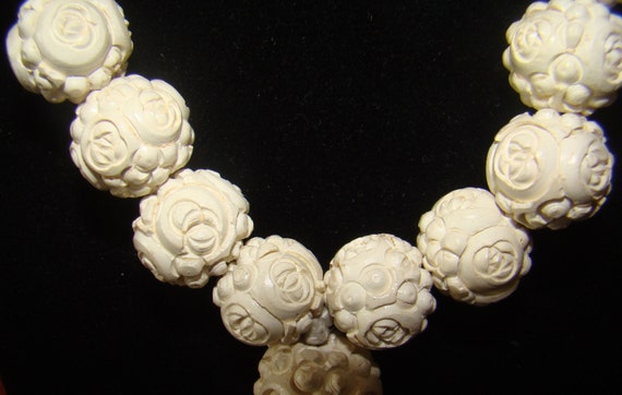 Gorgeous Carved Bone Single-Strand Large Beaded N… - image 1