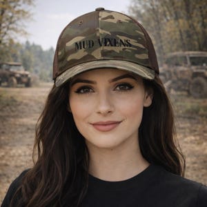 Gorra de camionero Mud Vixens / Gorra para motociclista ATV / Gorra todoterreno / Gorra para UTV Trail Riding / Gorra bordada con camuflaje
